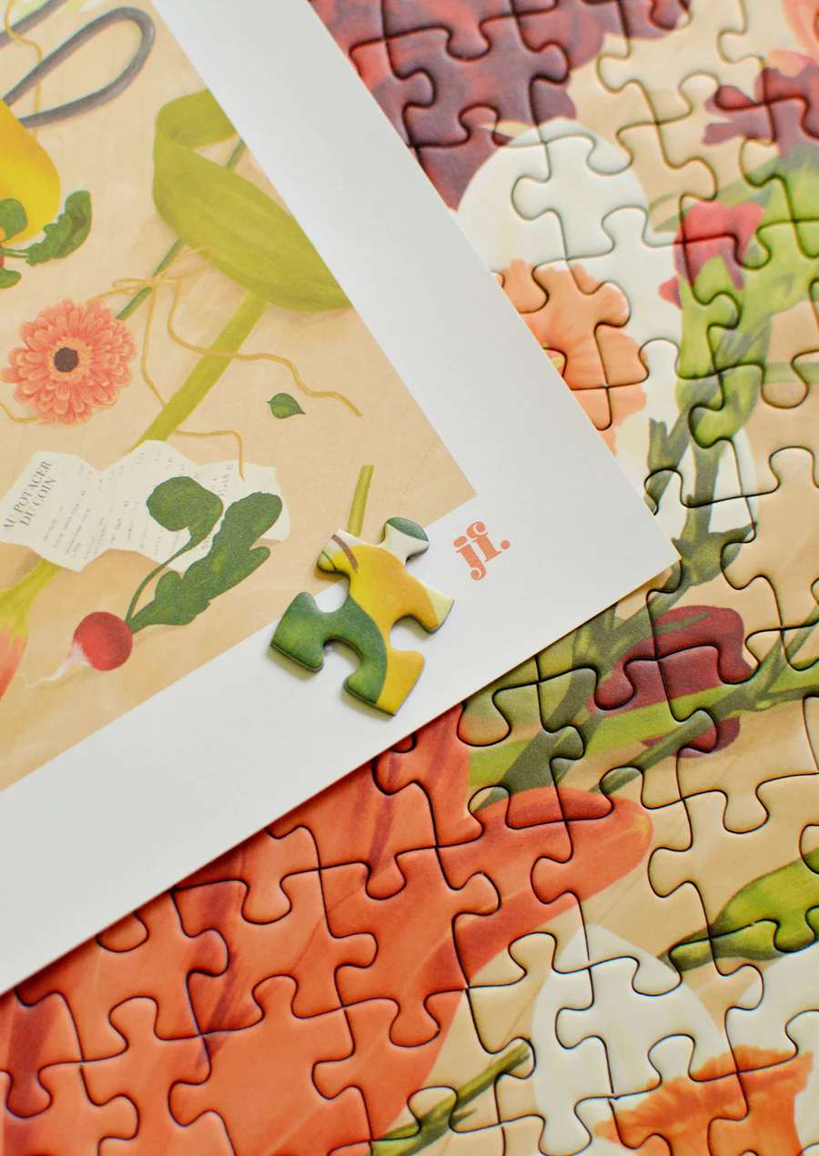 Detalle de pieza del puzzle 'La Mañana', colores vibrantes 