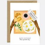 Tarjeta de felicitación con ilustración de desayuno, café, flores y mensaje de cumpleaños.