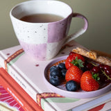Taza cuadros blanco y violeta| All the luck in the world