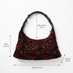 Bolso vintage negro bordado mostrando sus medidas.