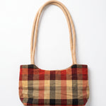 Imagen 3: Vista trasera del bolso vintage patchwork con asas largas.