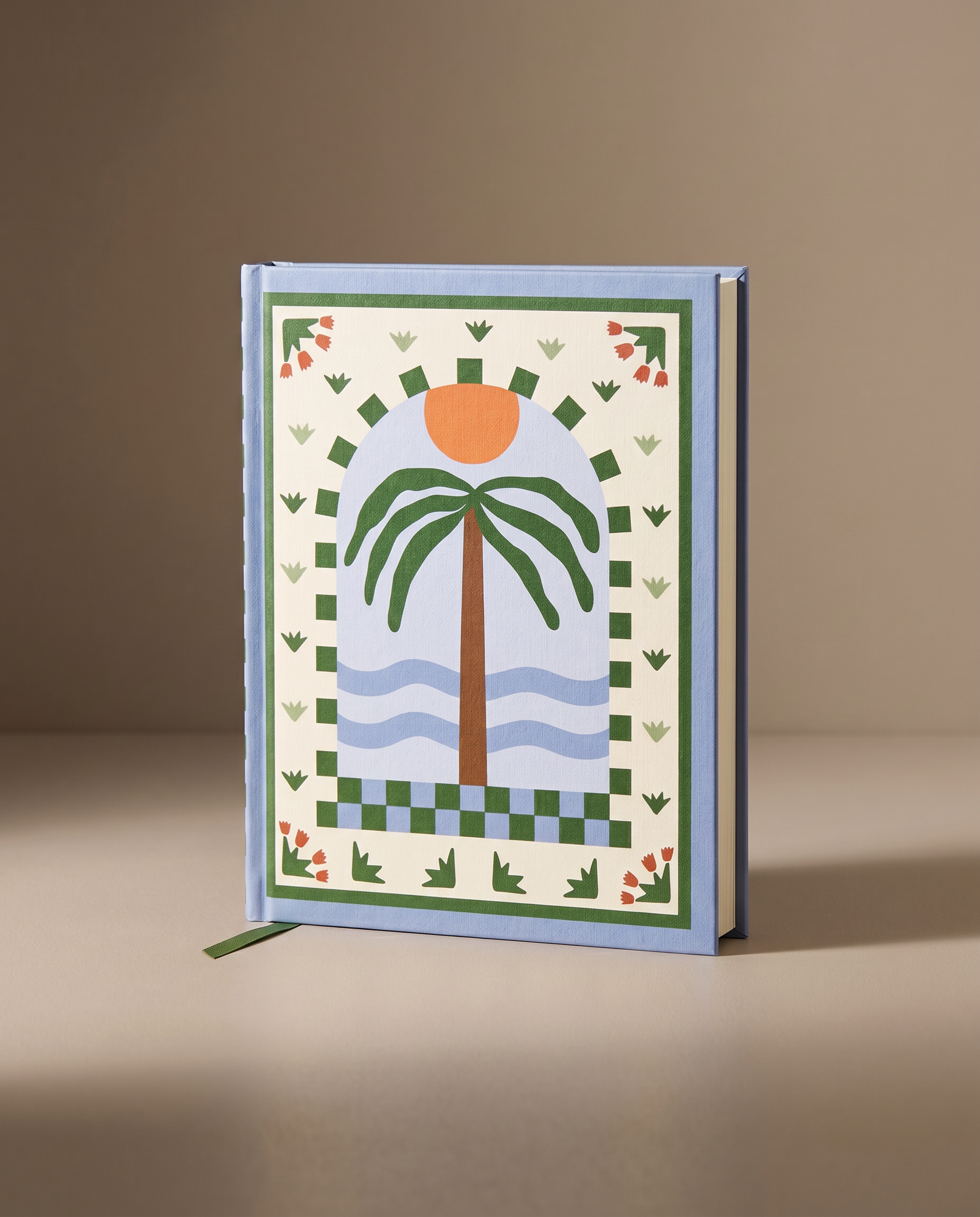 Cuaderno de tapa dura Palm Beach con ilustración de palmeras y paisaje mediterráneo.