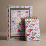 Pack de papelería Dove & Tulips con cuaderno de tapa dura y bloc de notas a juego.