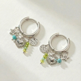 Hoop earrings with die-cut hearts in gold stainless steel