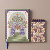 Cuaderno ilustrado con pavos reales y bloc de notas a juego del pack Peacock Garden.
